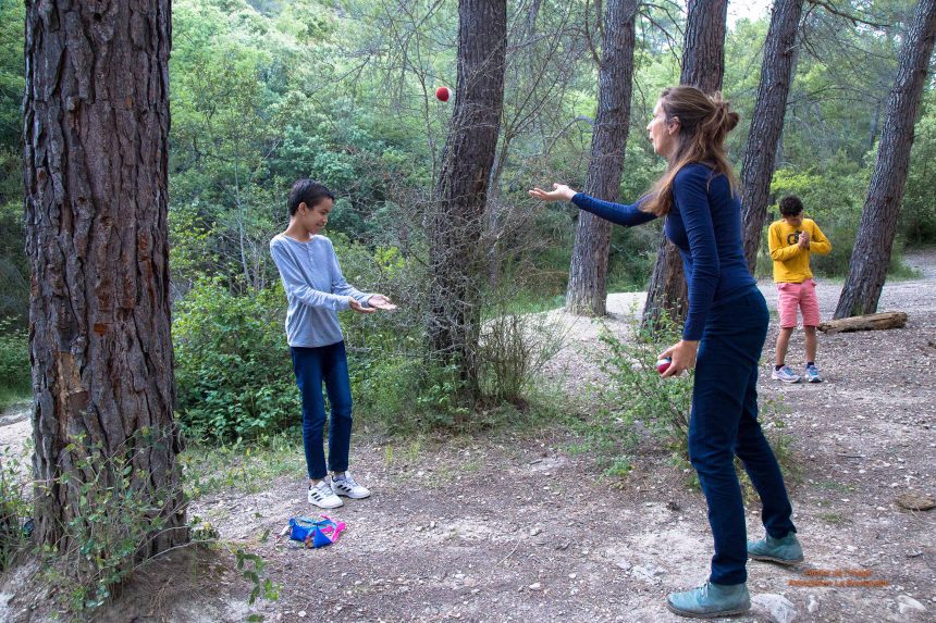 Séance de jonglage à l’IME La Bourguette